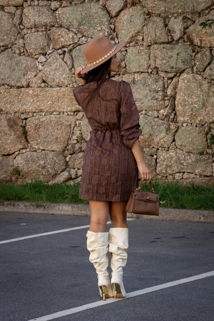 VESTIDO CASTANHO TEXTURADO PONTO CHIC