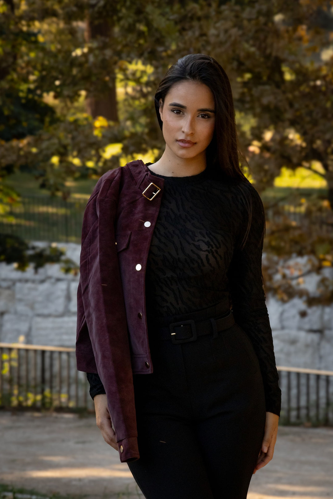 TOP PRETO TRANSPARENTE COM TEXTURA PONTO CHIC