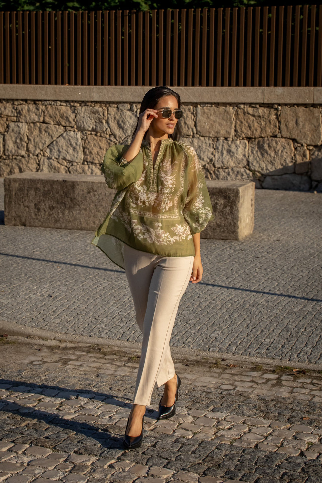 BLUSA VERDE COM ESTAMPA FLORAL PONTO CHIC