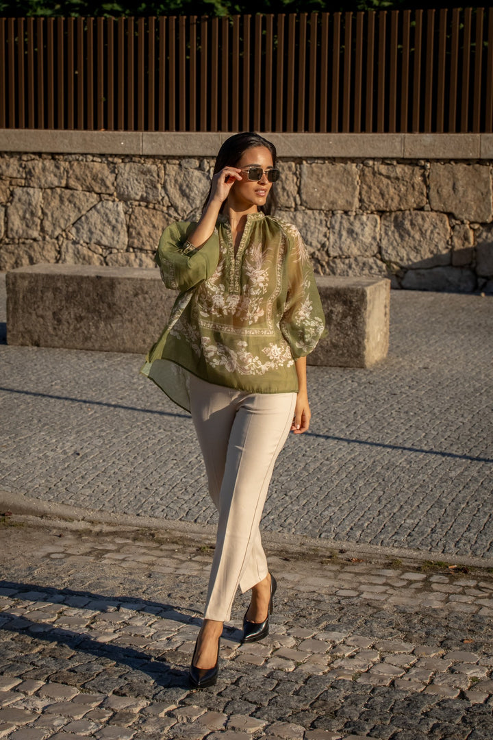 BLUSA VERDE COM ESTAMPA FLORAL PONTO CHIC