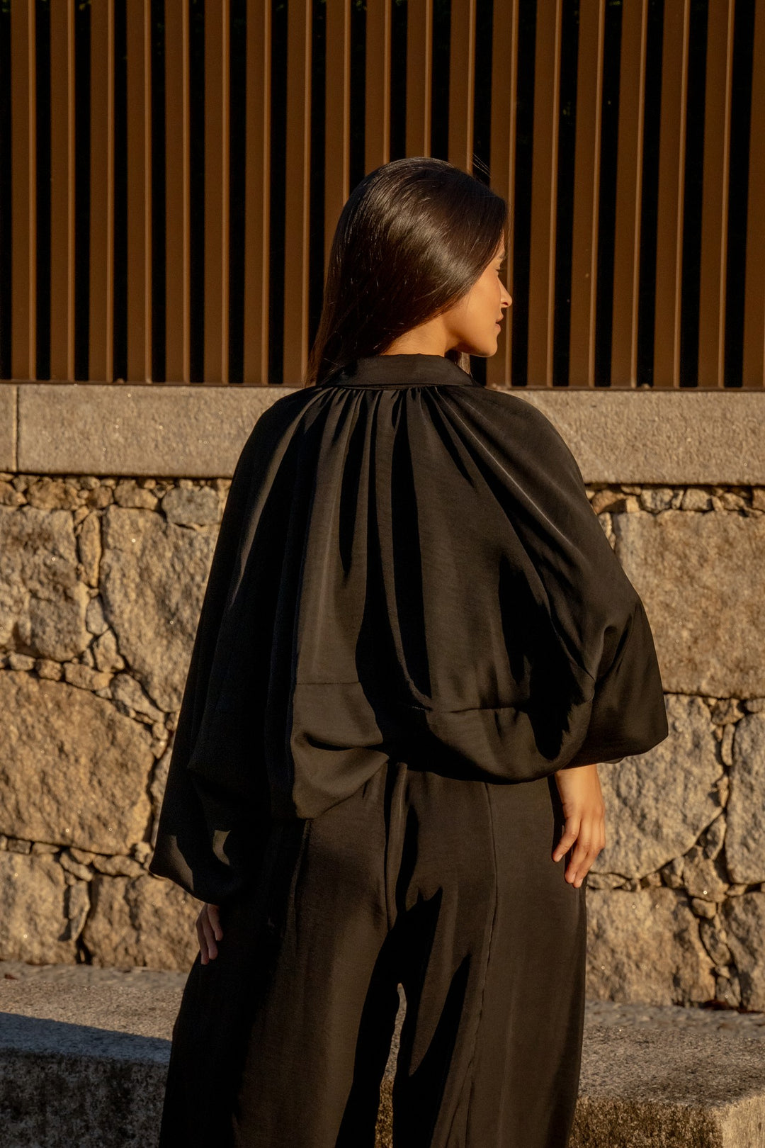 CONJUNTO PRETO CASACO E CALÇA FLUIDA PONTO CHIC