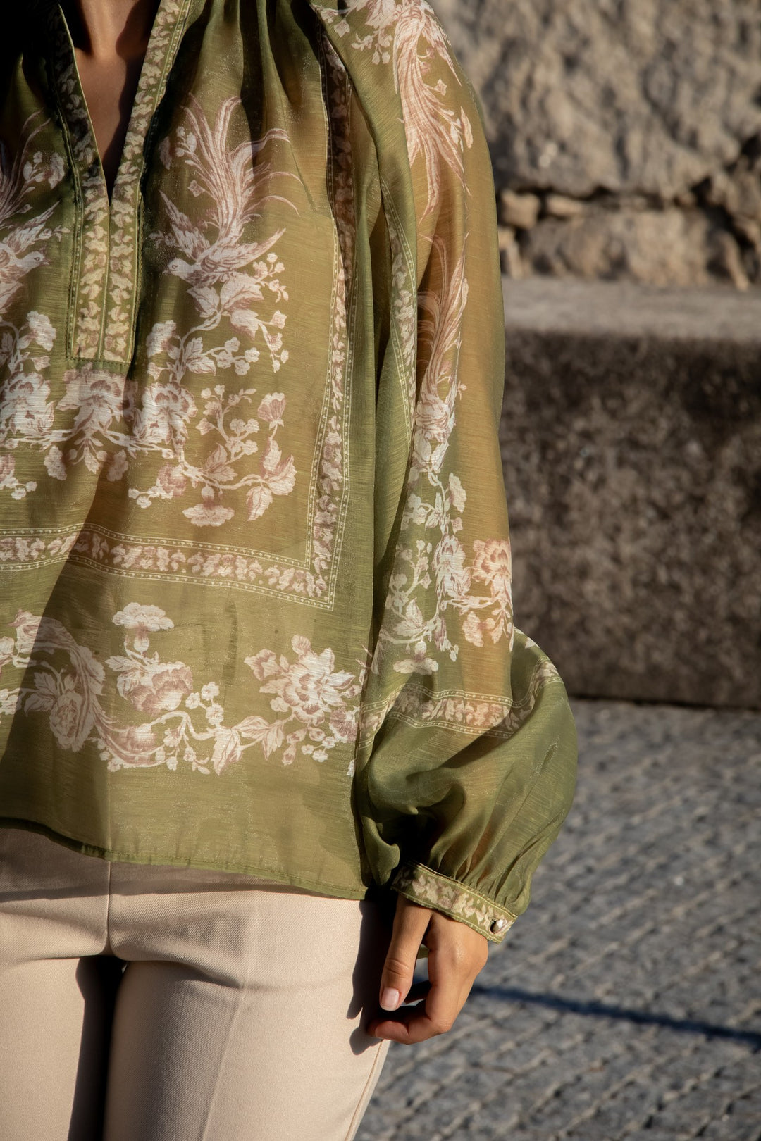 BLUSA VERDE COM ESTAMPA FLORAL PONTO CHIC