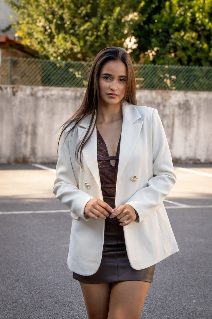 BLAZER BEGE DE BOTÕES DUPLOS DOURADOS PONTO CHIC