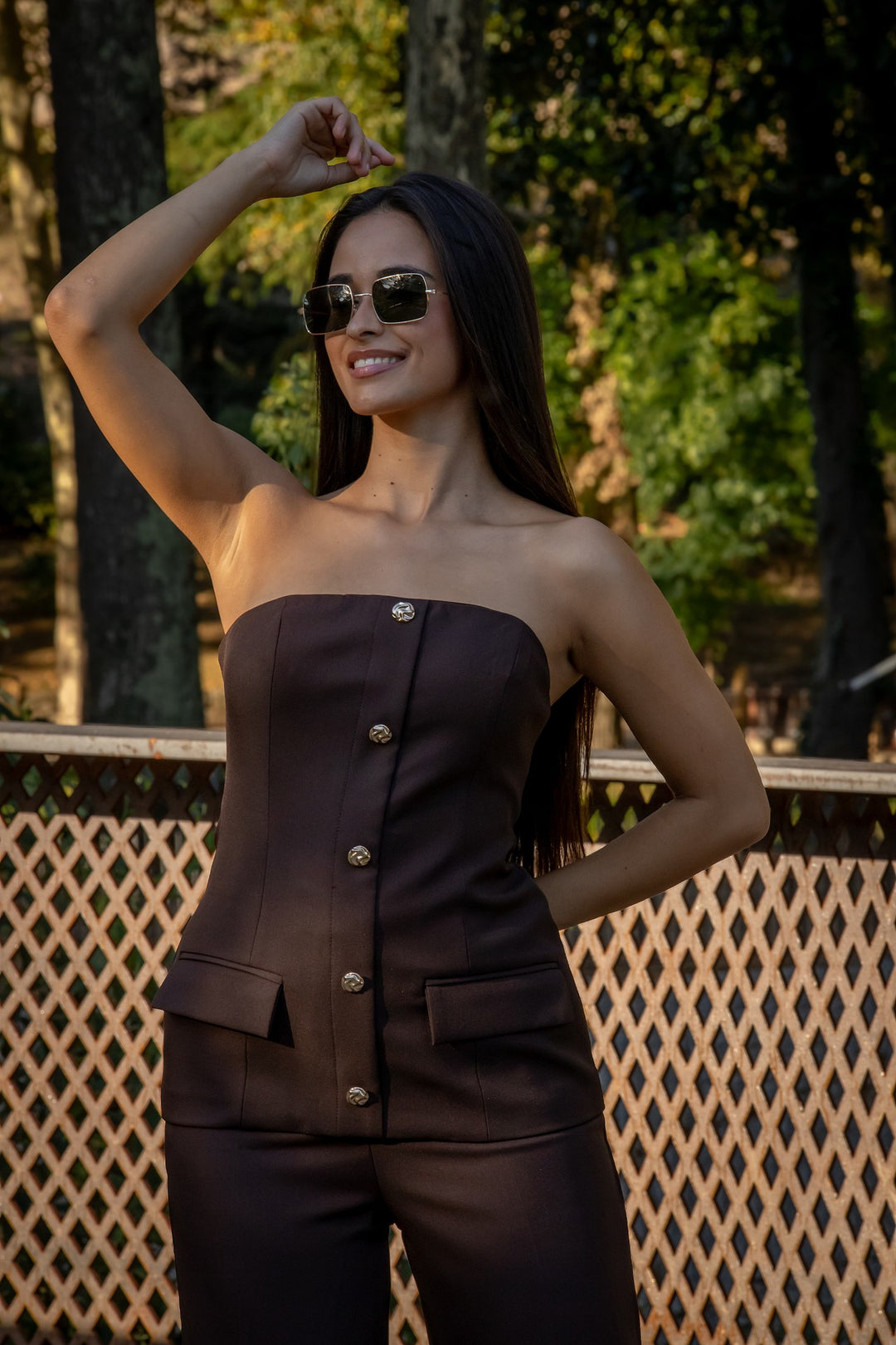 CONJUNTO CASTANHO CORPETE E CALÇA PONTO CHIC