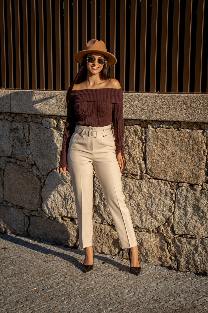 CALÇA BEGE COM CINTO PONTO CHIC