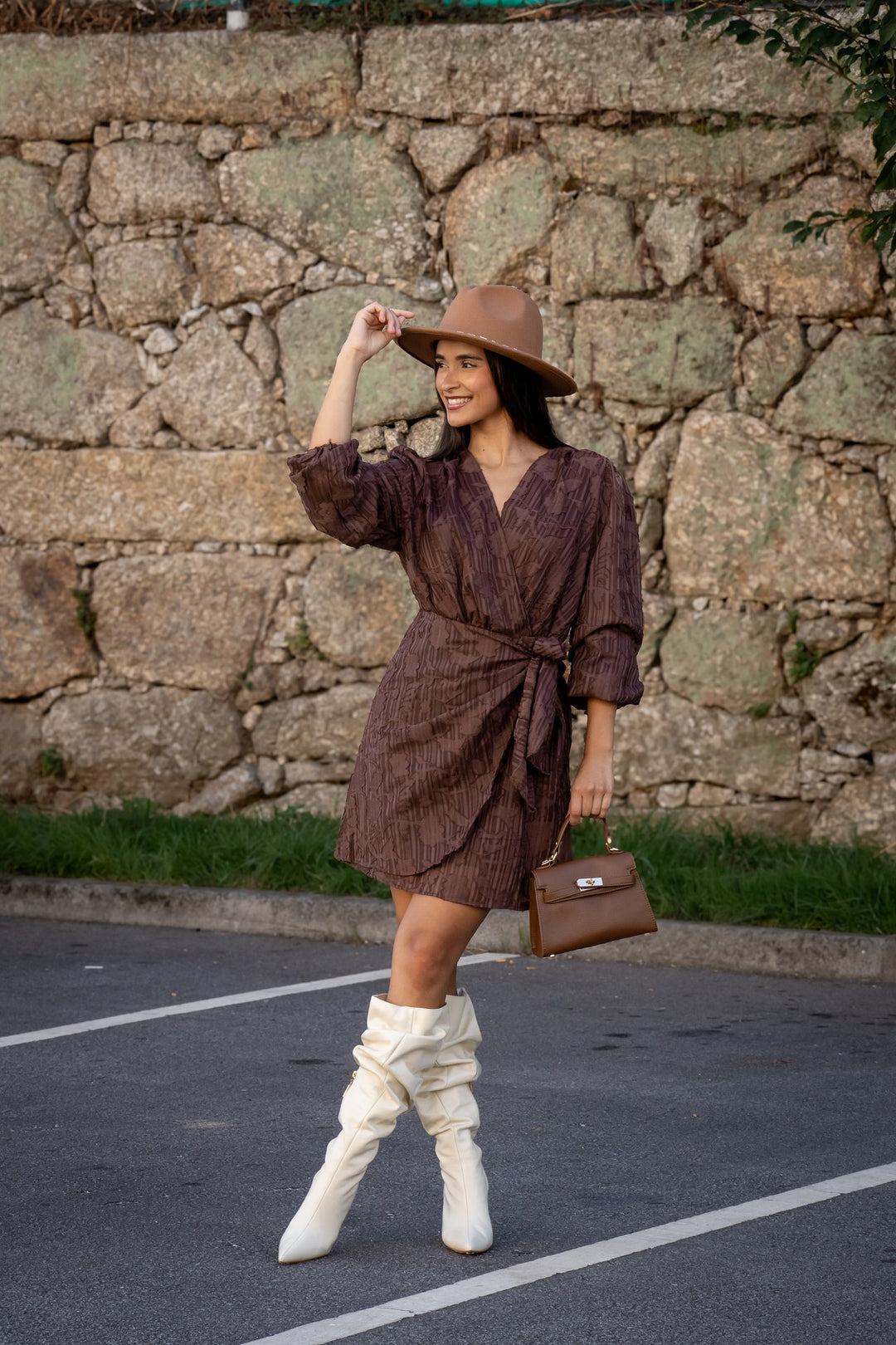 VESTIDO CASTANHO TEXTURADO PONTO CHIC