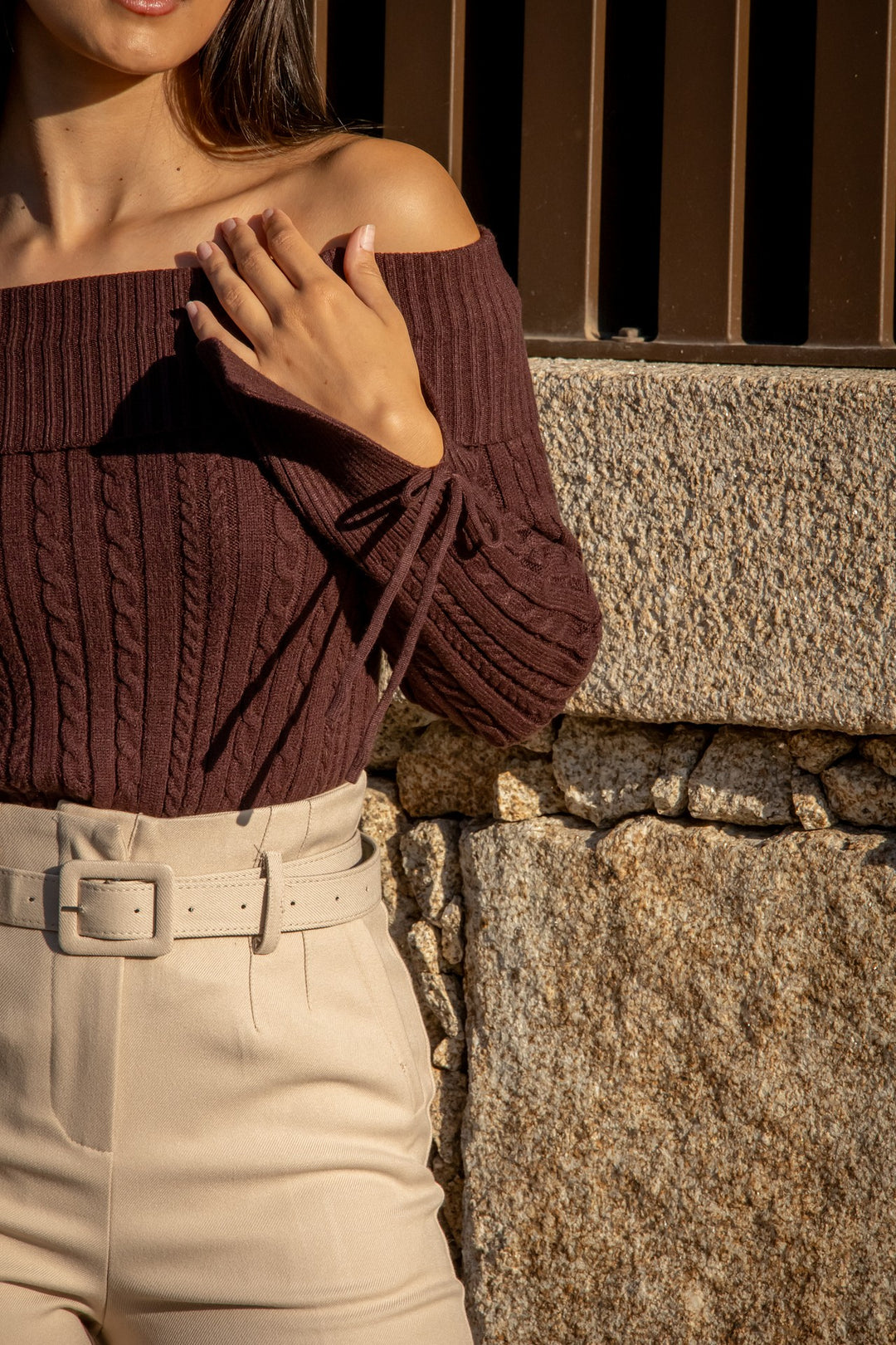 CALÇA BEGE COM CINTO PONTO CHIC