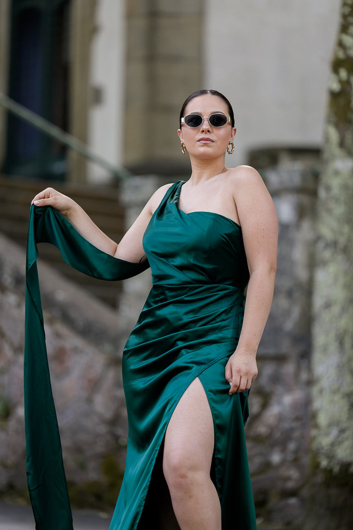 VESTIDO COMPRIDO VERDE COM PREGAS PONTO CHIC