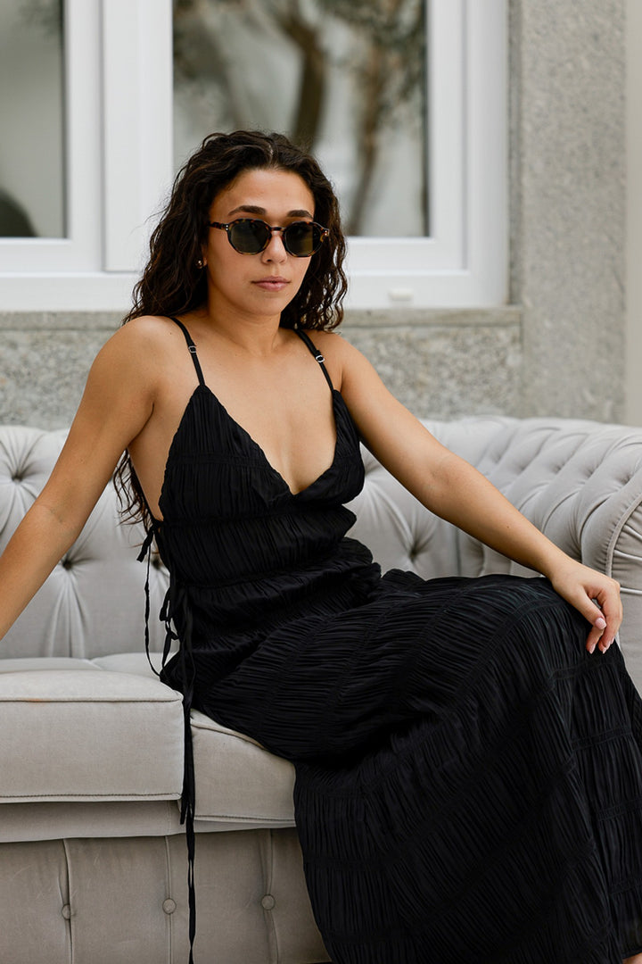 VESTIDO PRETO COMPRIDO TECIDO TRABALHADO PONTO CHIC