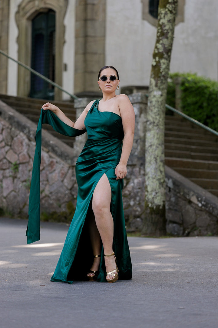 VESTIDO COMPRIDO VERDE COM PREGAS PONTO CHIC