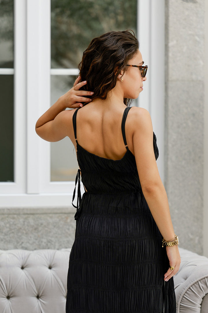 VESTIDO PRETO COMPRIDO TECIDO TRABALHADO PONTO CHIC
