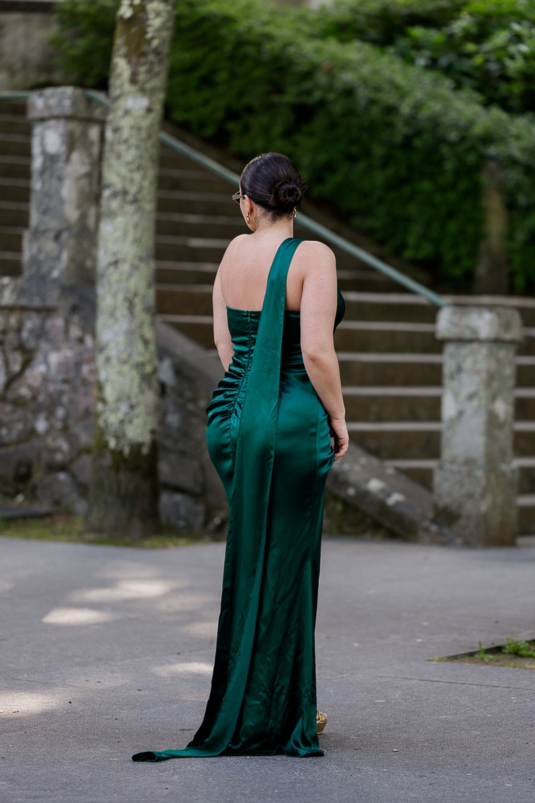 VESTIDO COMPRIDO VERDE COM PREGAS PONTO CHIC
