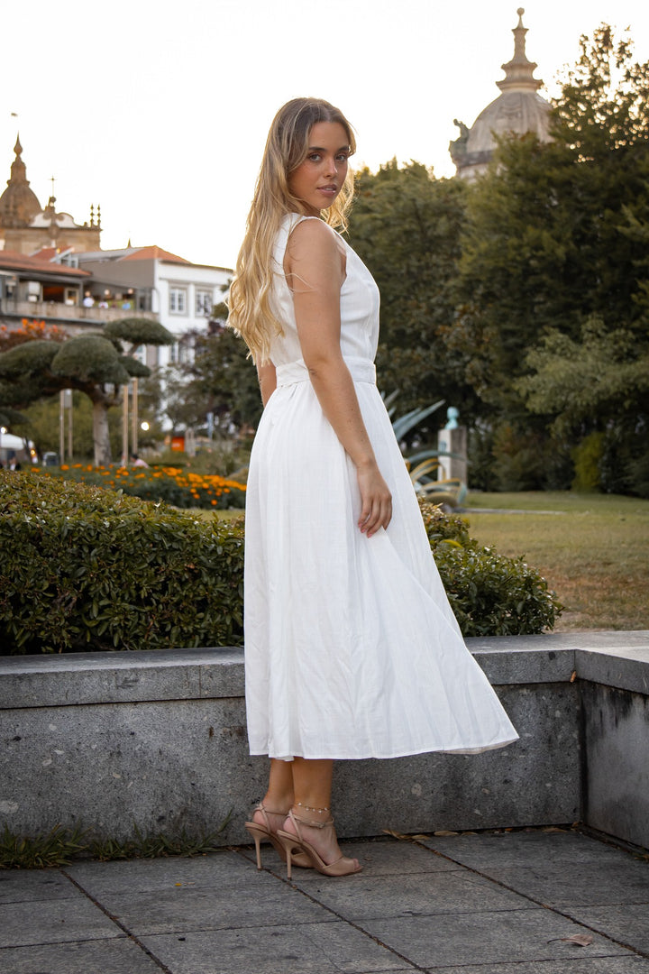 VESTIDO MDI BRANCO PONTO CHIC