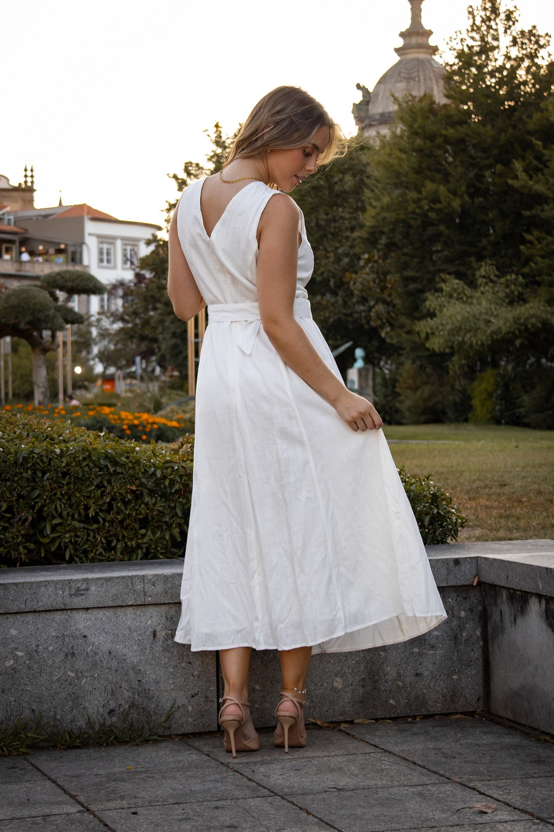 VESTIDO MDI BRANCO PONTO CHIC