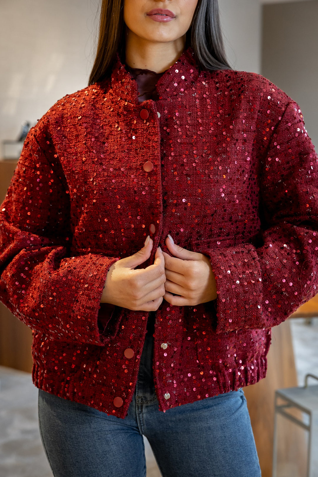 CASACO VERMELHO COM LANTEJOULAS PONTO CHIC