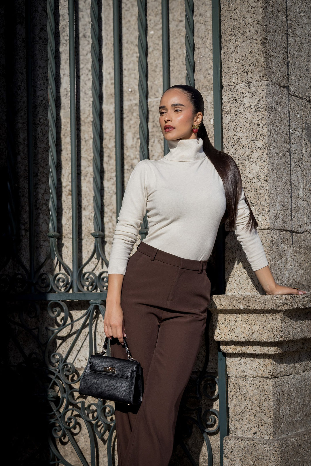 CAMISOLA BEGE DE GOLA ALTA PONTO CHIC