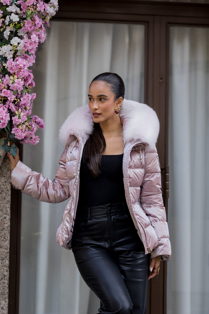 CASACO ACOLCHOADO ROSA COM GOLA DE PELO FLO&amp;CLO