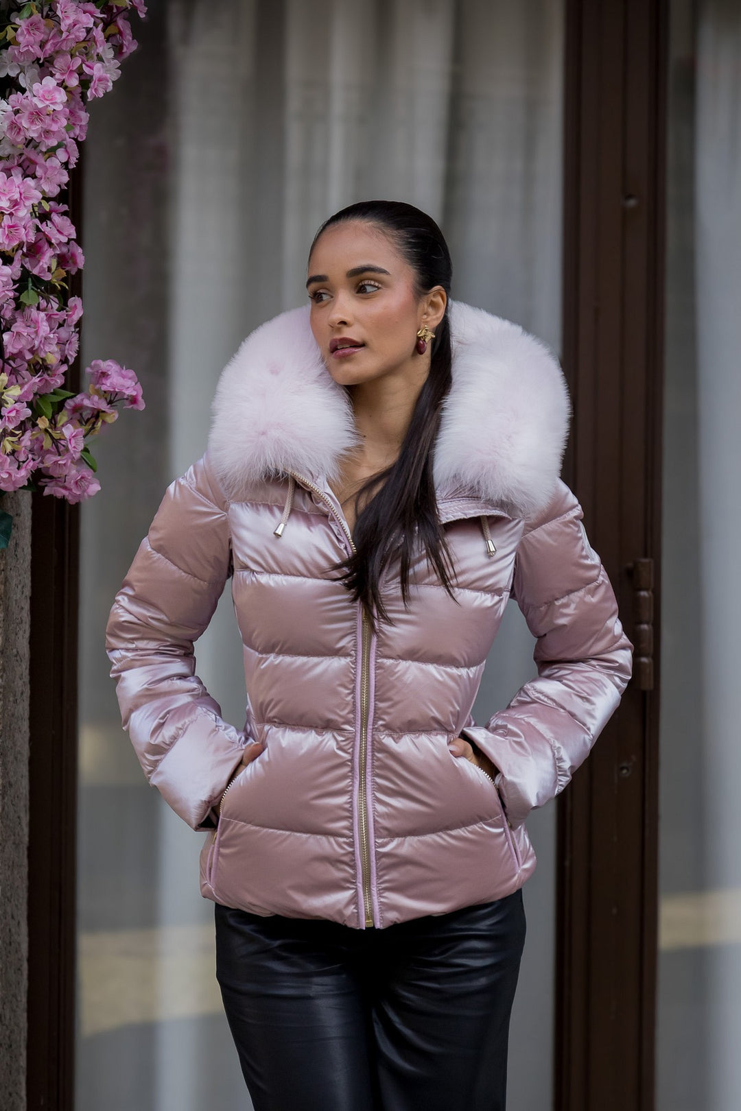 CASACO ACOLCHOADO ROSA COM GOLA DE PELO FLO&amp;CLO