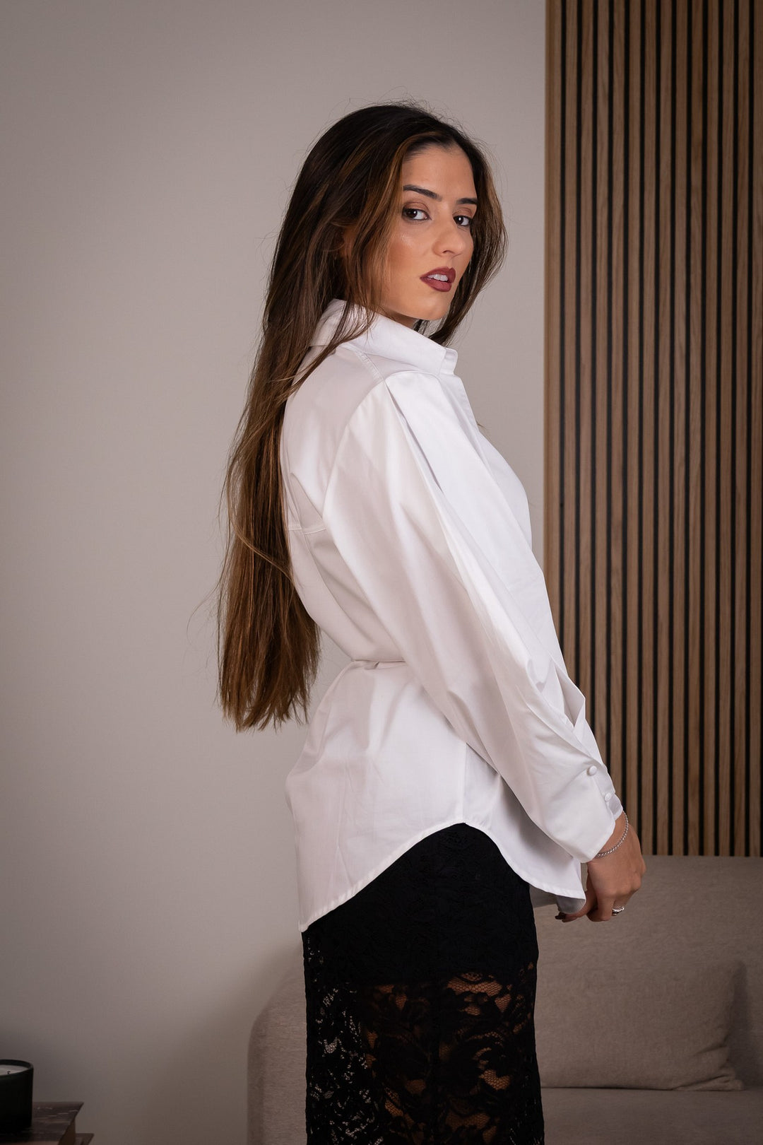 CAMISA BRANCA COM CORDÕES SAHOCO