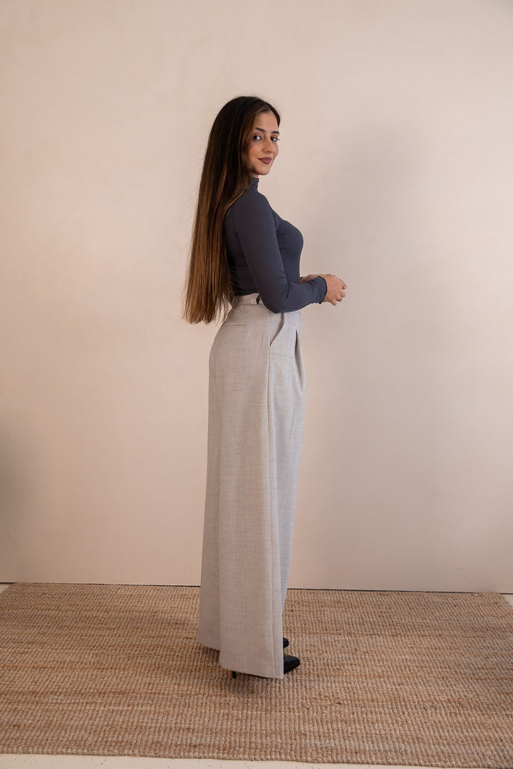 CALÇA CINTURA SUBIDA PINÇAS CINZENTO SAHOCO
