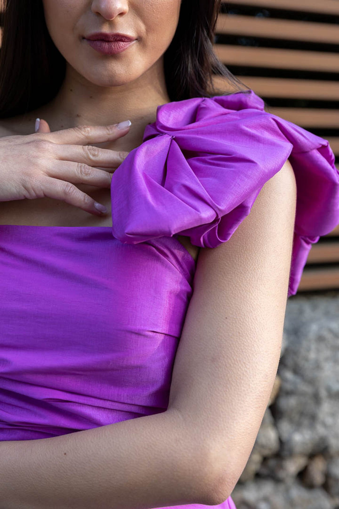 VESTIDO MIDI ORQUÍDEA ASSIMÉTRICO PONTO CHIC