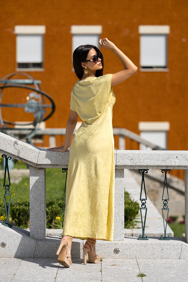 VESTIDO MIDI AMARELO PONTO CHIC