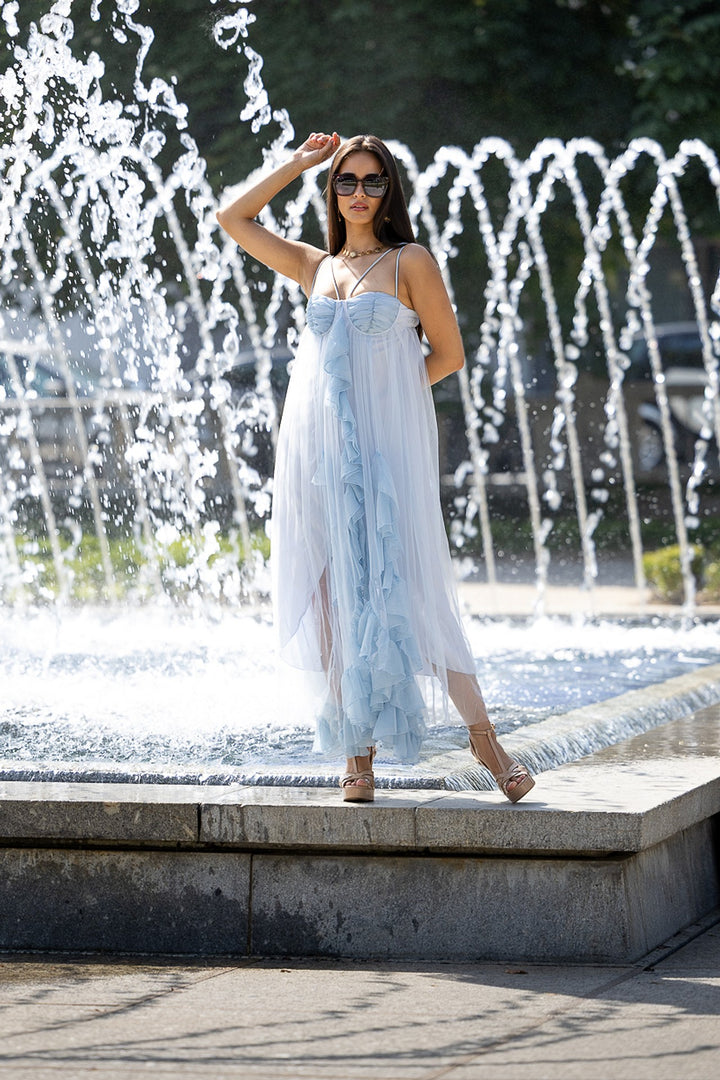 VESTIDO AZUL EM TULE COM FOLHOS PONTO CHIC