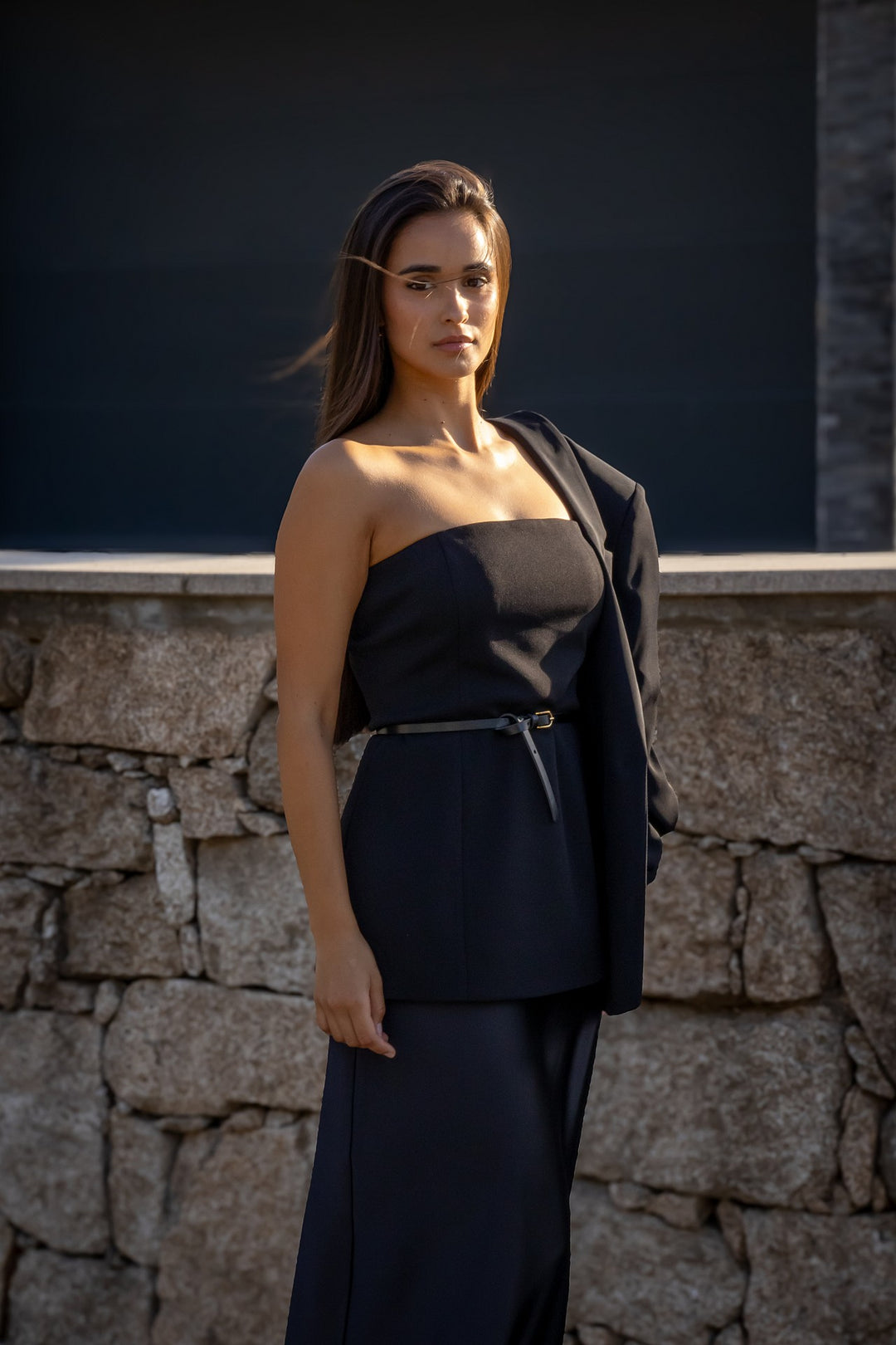VESTIDO PRETO CAI-CAI COM SOBREPOSIÇÃO IMPERIAL