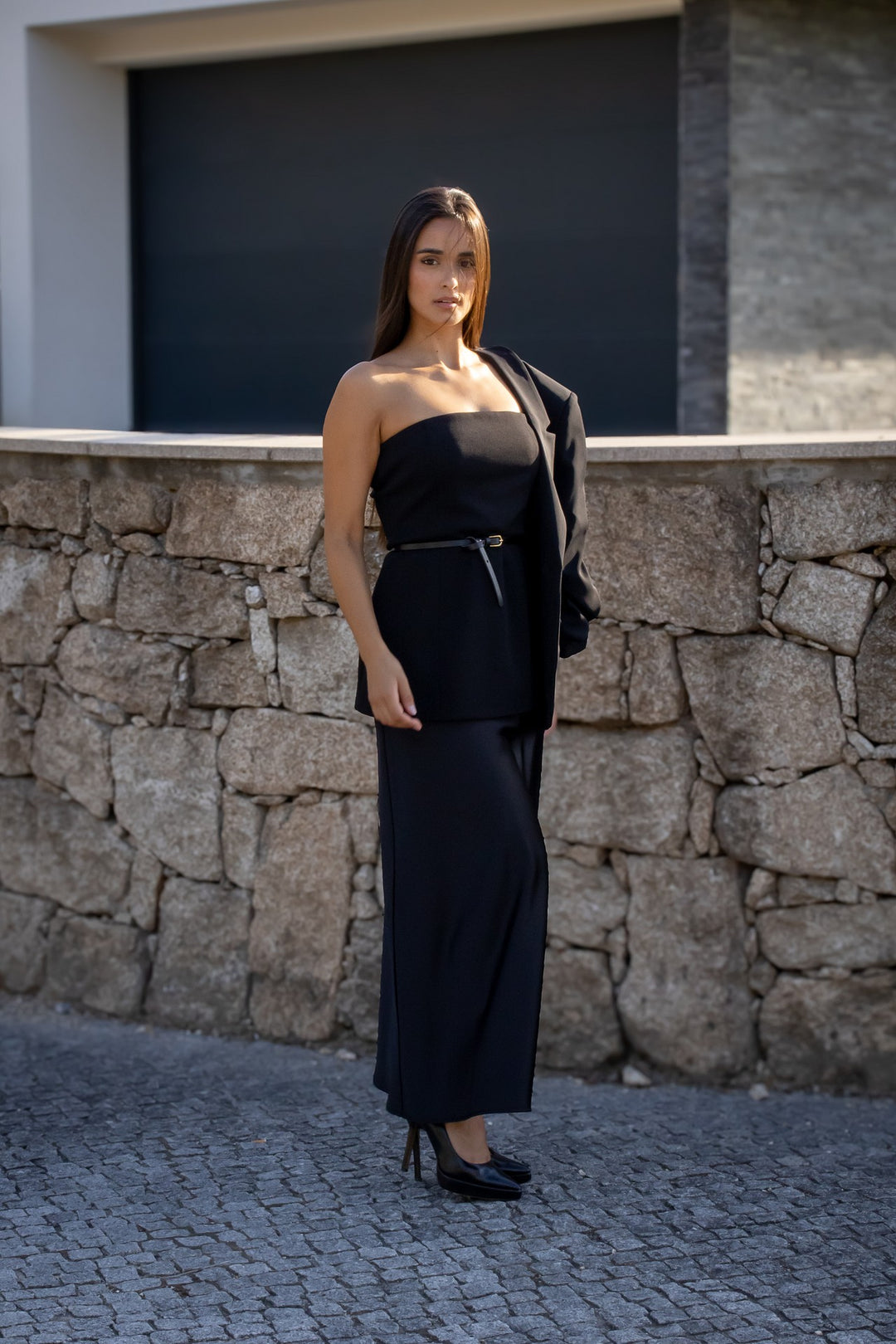 VESTIDO PRETO CAI-CAI COM SOBREPOSIÇÃO IMPERIAL