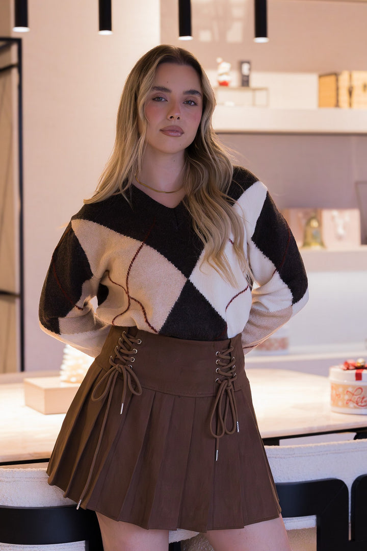 CAMISOLA TRICOT GEOMÉTRICA CASTANHO E CRU PONTO CHIC