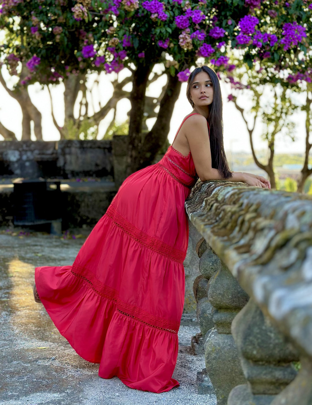 VESTIDO VERMELHO LONGO COM RENDILHADOS E ALÇAS FINAS PONTO CHIC