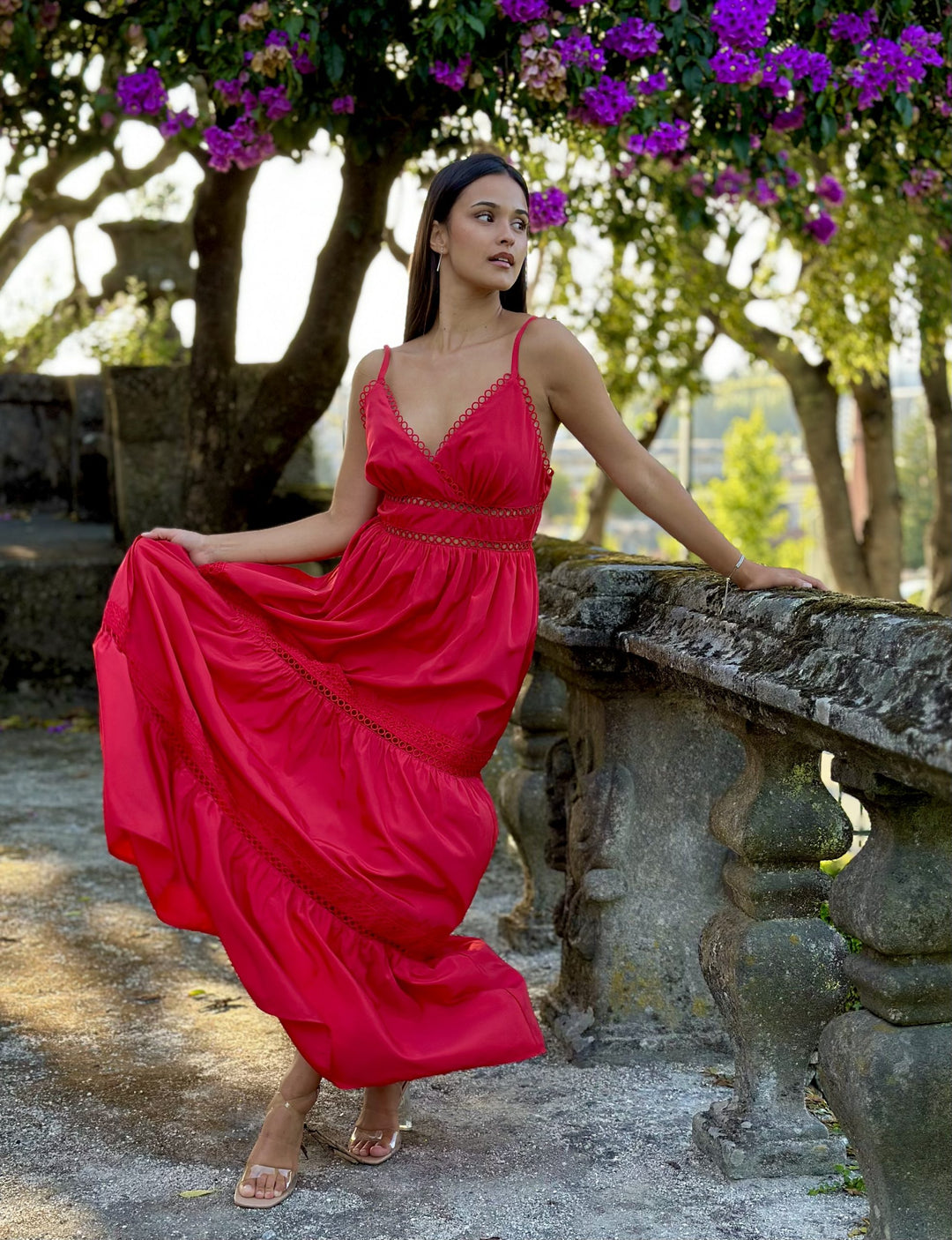 VESTIDO VERMELHO LONGO COM RENDILHADOS E ALÇAS FINAS PONTO CHIC