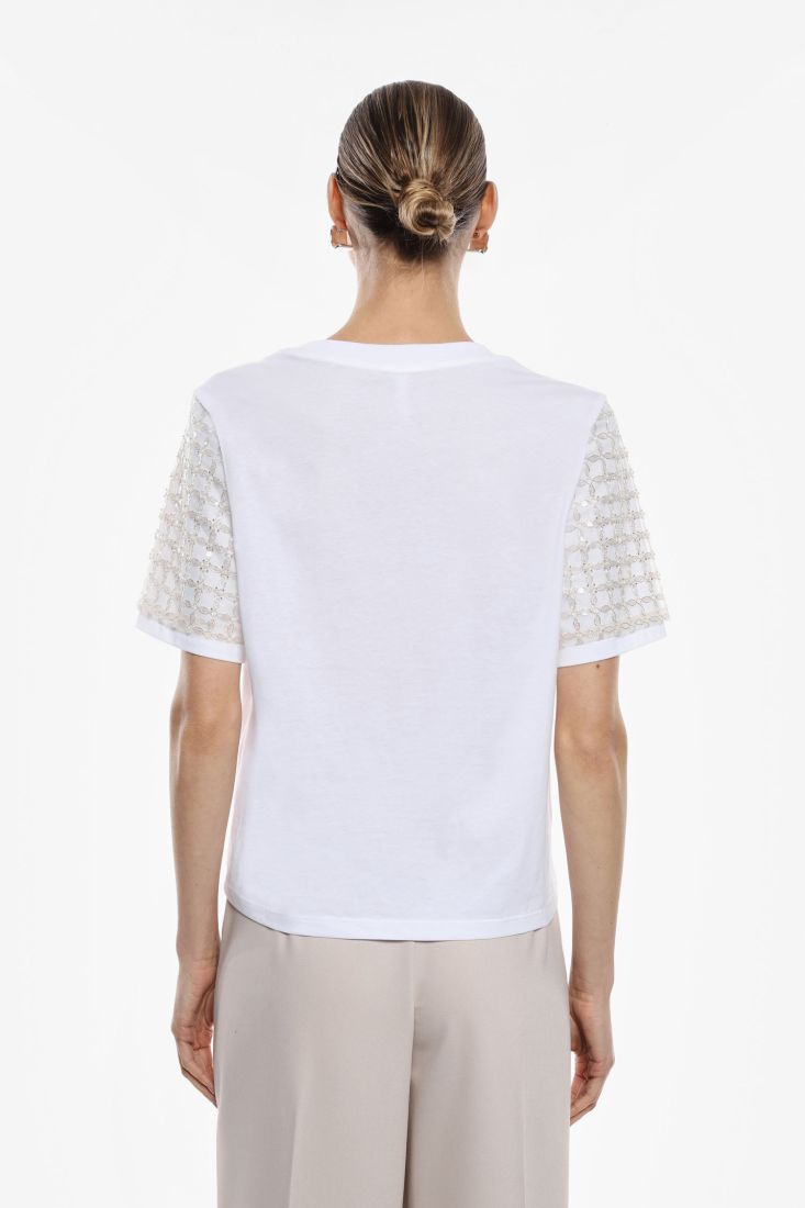 T-SHIRT BRANCA COM RENDA NA MANGA IMPERIAL