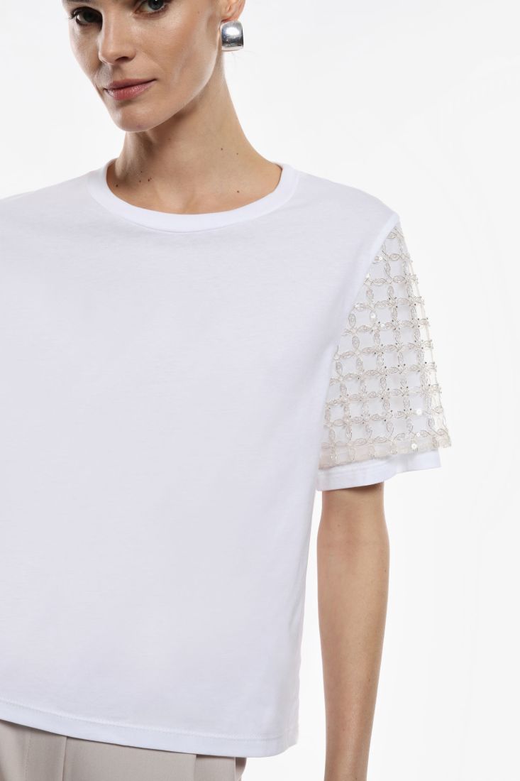 T-SHIRT BRANCA COM RENDA NA MANGA IMPERIAL