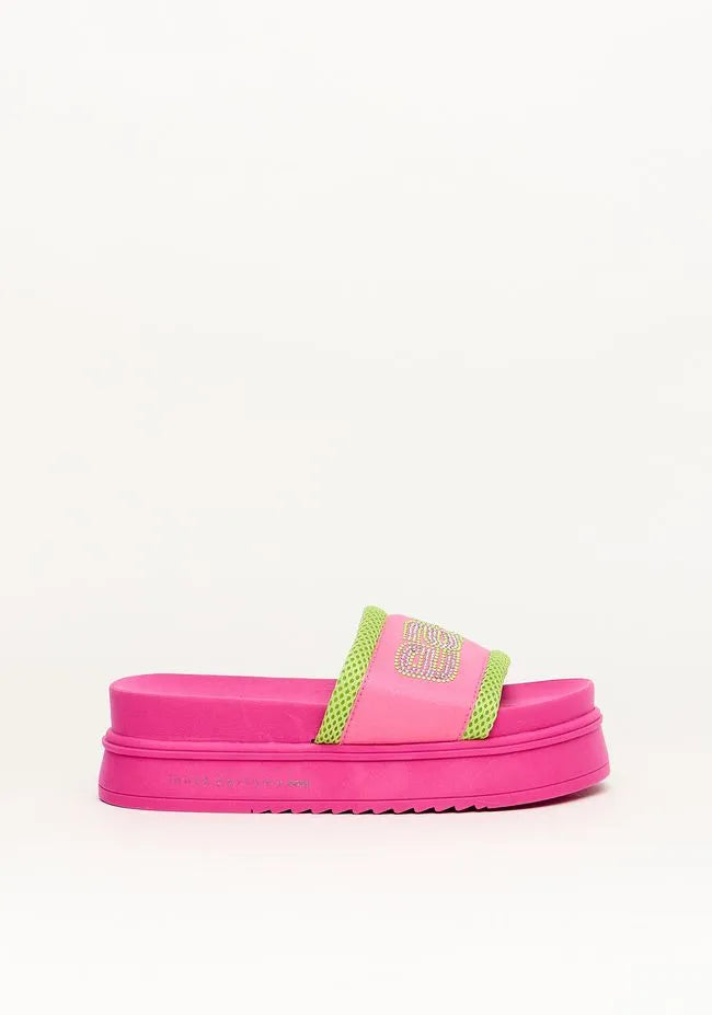 CHINELO FUCHSIA LANÇA PERFUME