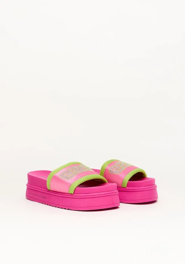 CHINELO FUCHSIA LANÇA PERFUME
