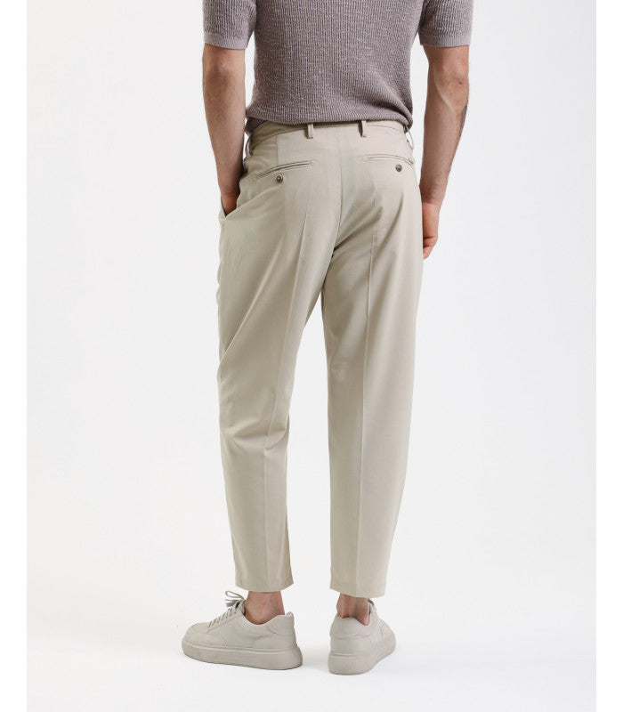 CALÇA BEGE COM PREGAS GIANNI LUPO