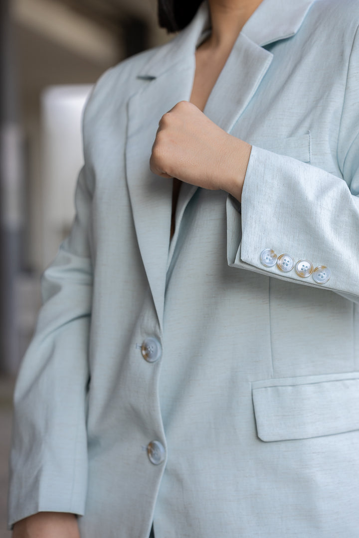 FATO AZUL CLARO COM PROMENOR BEGE PONTO CHIC
