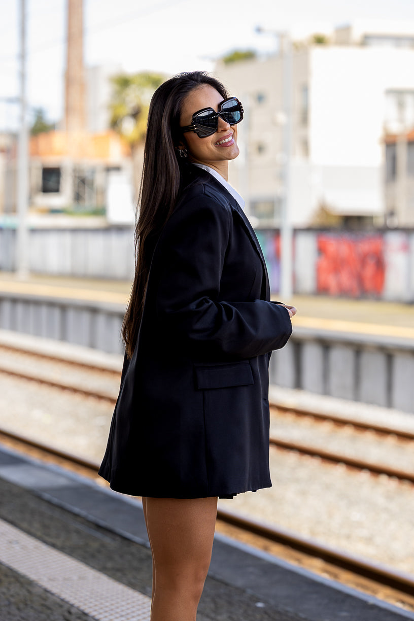 CONJUNTO BLAZER E SAIA PRETA PONTO CHIC