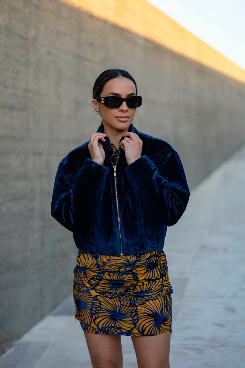 CASACO PUFFER EM VELUDO AZUL SAHOCO