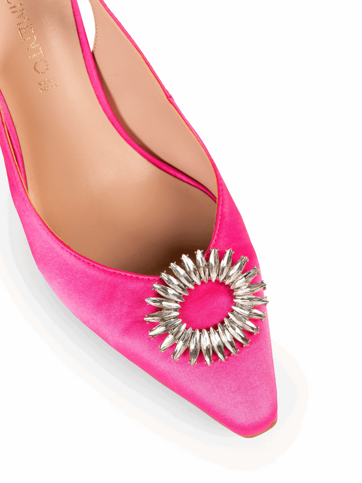 SAPATOS FÚCSIA COM APLIQUE DE PEDRAS RINASCIMENTO