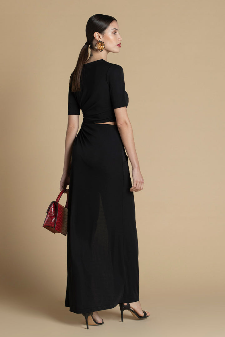 VESTIDO PRETO COM RECORTES SAHOCO
