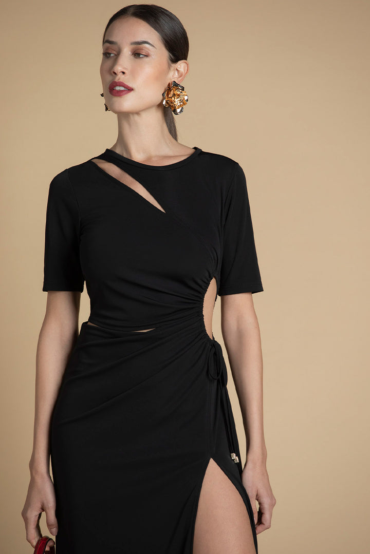 VESTIDO PRETO COM RECORTES SAHOCO