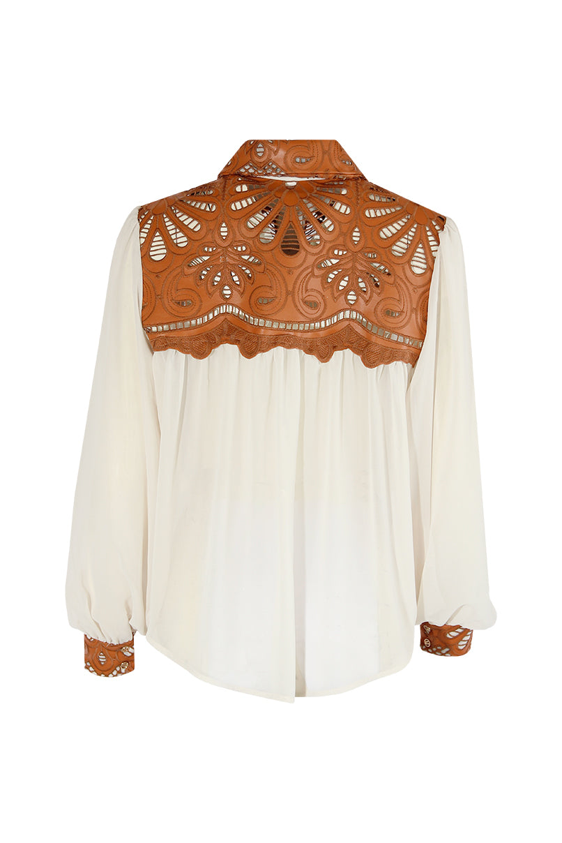 CAMISA COM BORDADOS SAHOCO