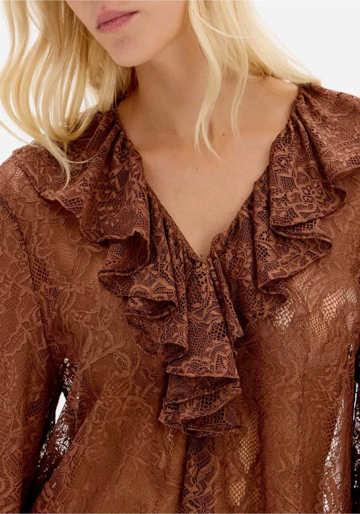BLUSA CASTANHA EM RENDA COM FOLHO NA FRENTE LANÇA PERFUME