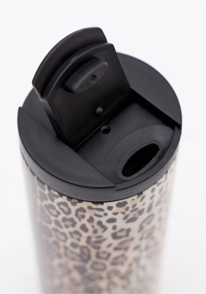 COPO COM PALHINHA E PADRÃO LEOPARDO LANÇA PERFUME