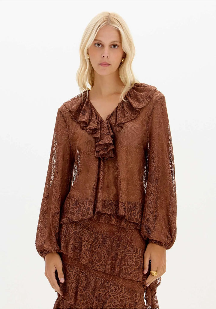 BLUSA CASTANHA EM RENDA COM FOLHO NA FRENTE LANÇA PERFUME