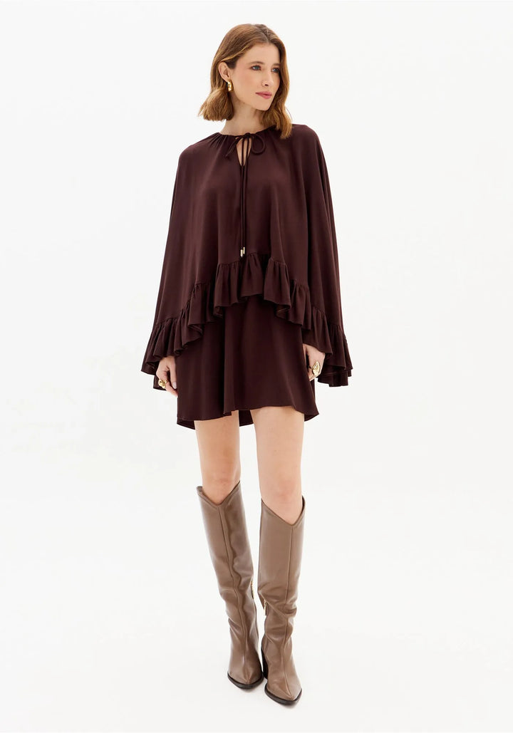 VESTIDO CASTANHO COM FOLHOS LANÇA PERFUME