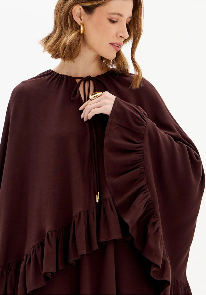 VESTIDO CASTANHO COM FOLHOS LANÇA PERFUME
