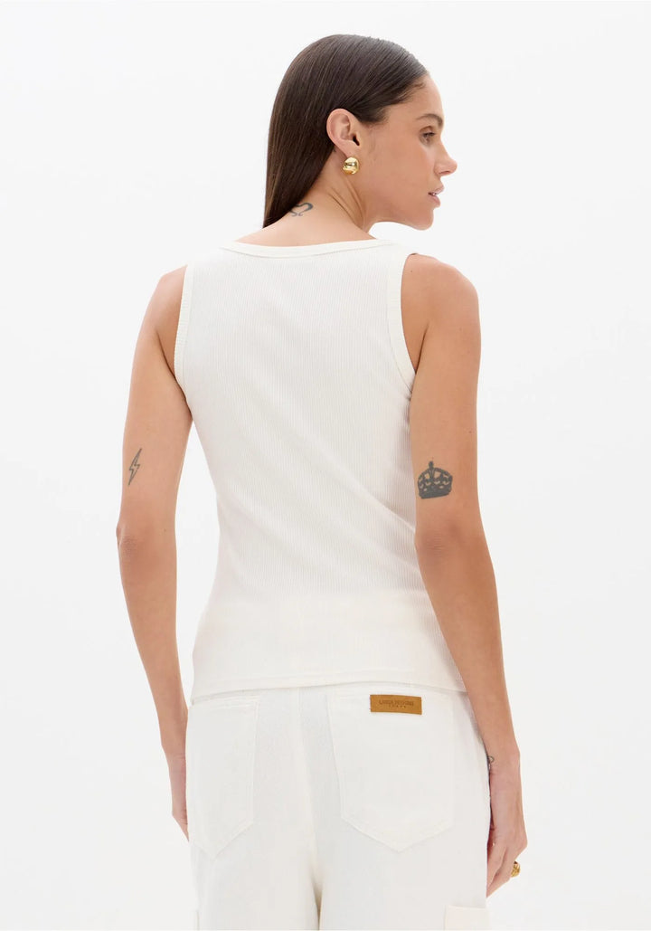 TOP CANELADO BRANCO COM PLACA DOURADA LANÇA PERFUME